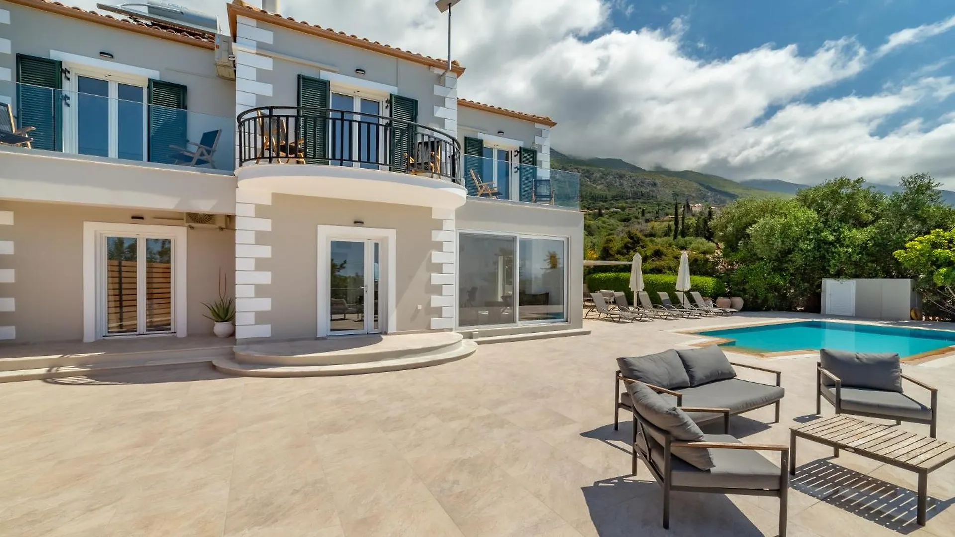Villa Daphne, Lourdas Bay View Lourdata