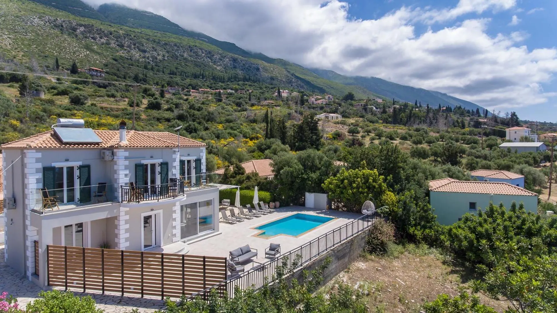 Villa Daphne, Lourdas Bay View Lourdata